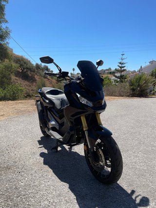 Honda X-ADV 750 // Full Black