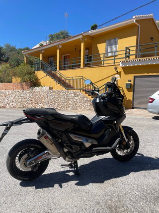 Honda X-ADV 750 // Full Black
