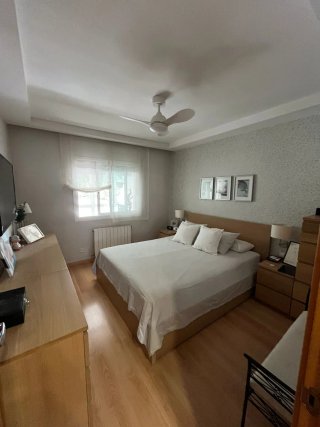 Cama Matrimonio con cabezal y colchón