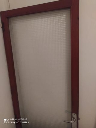 Puerta de Madera con Cristal Texturizado