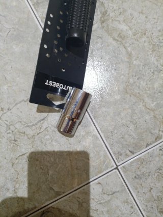 Llave telescópica para ruedas