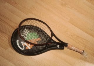 Raqueta de Tenis GAM Bilbao con Funda