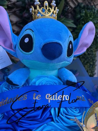 Ramo de rosas eternas Stitch-el regalo ideal