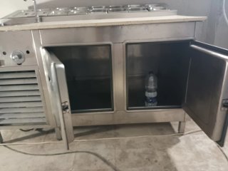 Mesa de ingredientes refrigerada
