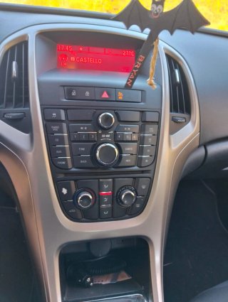 Opel Astra 2011