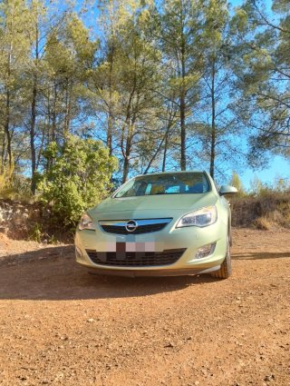 Opel Astra 2011