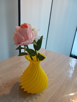 Vaso 3D Giallo Rosa