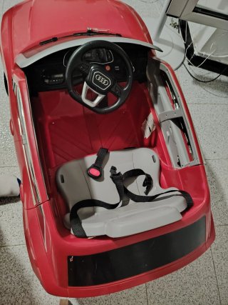 Coche de batería Audi Q8 Rojo