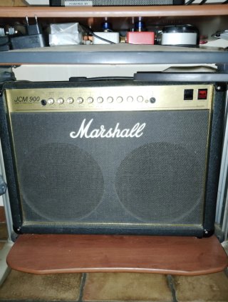 Amplificador Marshall JCM900 Hi Gain Dual Reverb.
