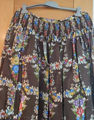 Traje Regional Dorado y Multicolor