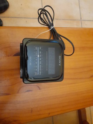Radio-despertador Sony Digicube
