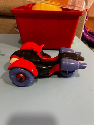 Spider-Man. Coche, Moto y 2 Figuras
