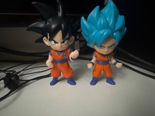 2 Figuras Goku Burger King
