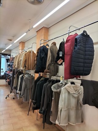 Percheros de Pared Metálicos.