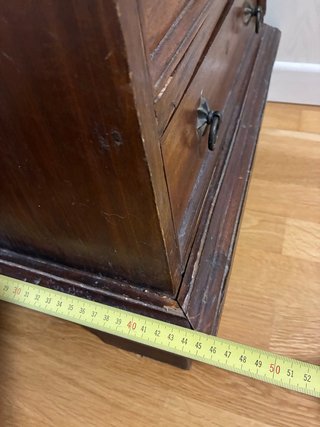 Cajonera antigua de madera