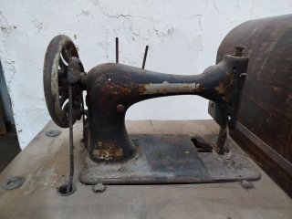 Máquina de coser antigua Singer