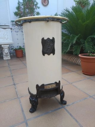 Estufa Hergom Beige y Dorada