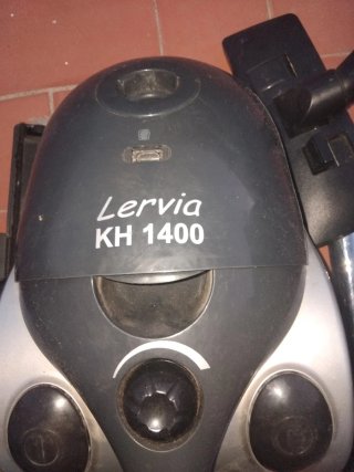 Aspiradora Lervia KH 1400 con accesorios