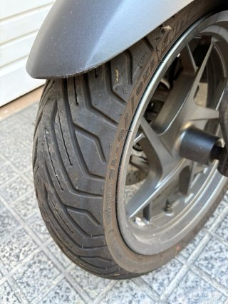 Yamaha XMax 300 practicamente nueva, bateria nueva