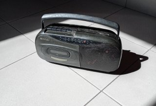 Radio Cassette Bluesky Negra