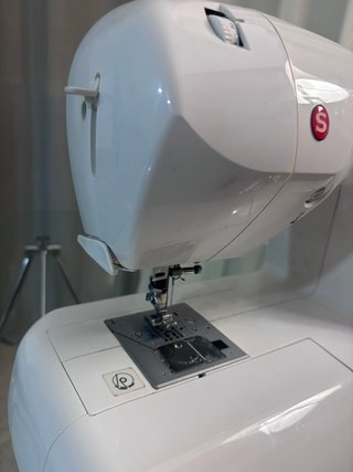 Máquina de coser electrónica Singer 225 puntadas