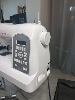 Máquina de coser electrónica Singer 225 puntadas