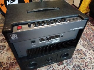 Amplificador Bajo Ampeg BA300 210