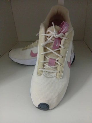 Zapatillas Nike Air Max Beige y Rosa una sola pues