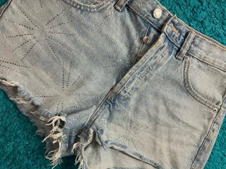 Shorts Vaqueros con Tachuelas Talla S /36
