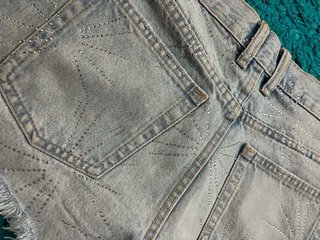 Shorts Vaqueros con Tachuelas Talla S /36