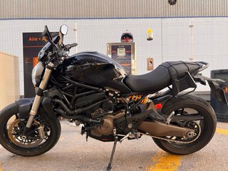 Ducati 821 Negra
