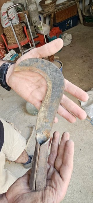 Tijeras de poda y tranchete antiguas