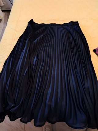 Falda Midi Plisada Negra