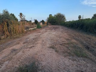 Terreno con caseta