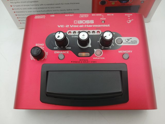 Boss VE-2 Vocal Harmonist Pedal Rojo