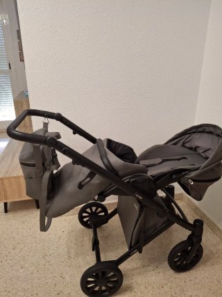 Carro de Bebé Gris y Negro