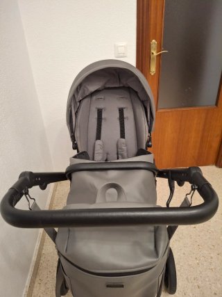 Carro de Bebé Gris y Negro