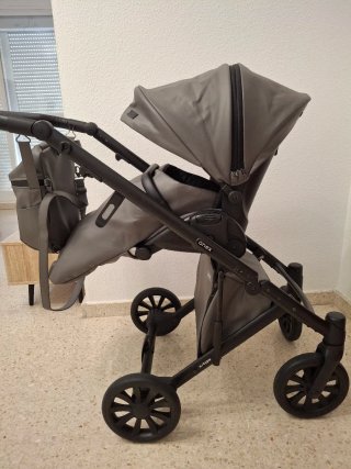 Carro de Bebé Gris y Negro
