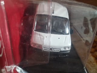 Lote 2 Miniaturas Citroën Jumper y C15