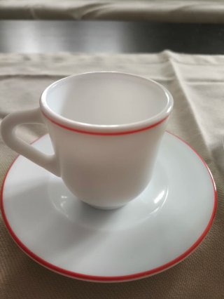 Juego 2 Tazas Café Porcelana Roja Blanca