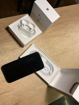 iPhone 16 Pro 256GB Negro + AirPods Pro