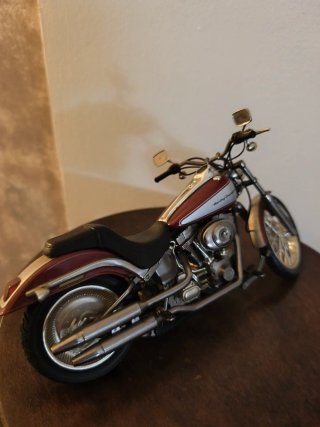 Harley-Davidson FXSTD Softail Moto Cruiser