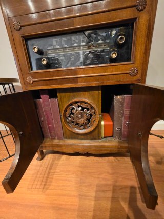Radio Tocadiscos Años 30