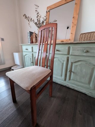 Conjunto Mesa de Comedor y 5 Sillas