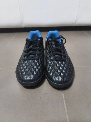 Zapatillas de fútbol Nike multitacos Talla 33