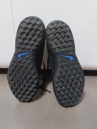 Zapatillas de fútbol Nike multitacos Talla 33