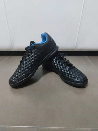 Zapatillas de fútbol Nike multitacos Talla 33