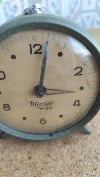 Despertador Analógico Micro 57
