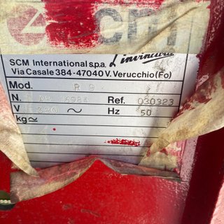 Fresadora para madera roja