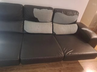 Sofá de piel sintética negro y gris
